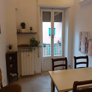Casa Giova: Bilocale Con Balcone Al Gianicolo Roma